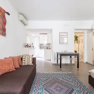 Apartment Hospitalityrome Monti Leonina With Terrace, Rome