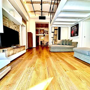 Apartment Buonarroti Art Home. Luxury And History At, Rome